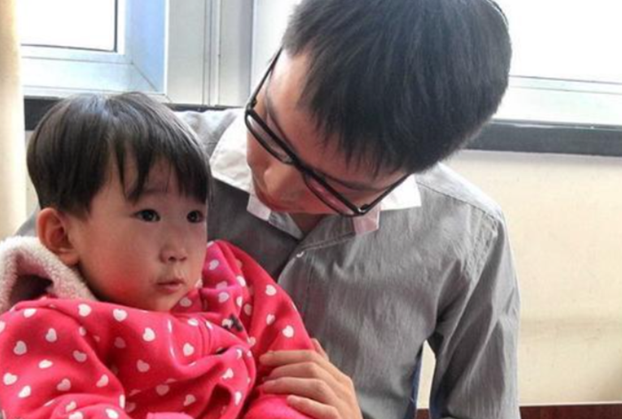 2011年的溫州動車事故中，幸存下來的小伊伊，如今過得怎么樣了？