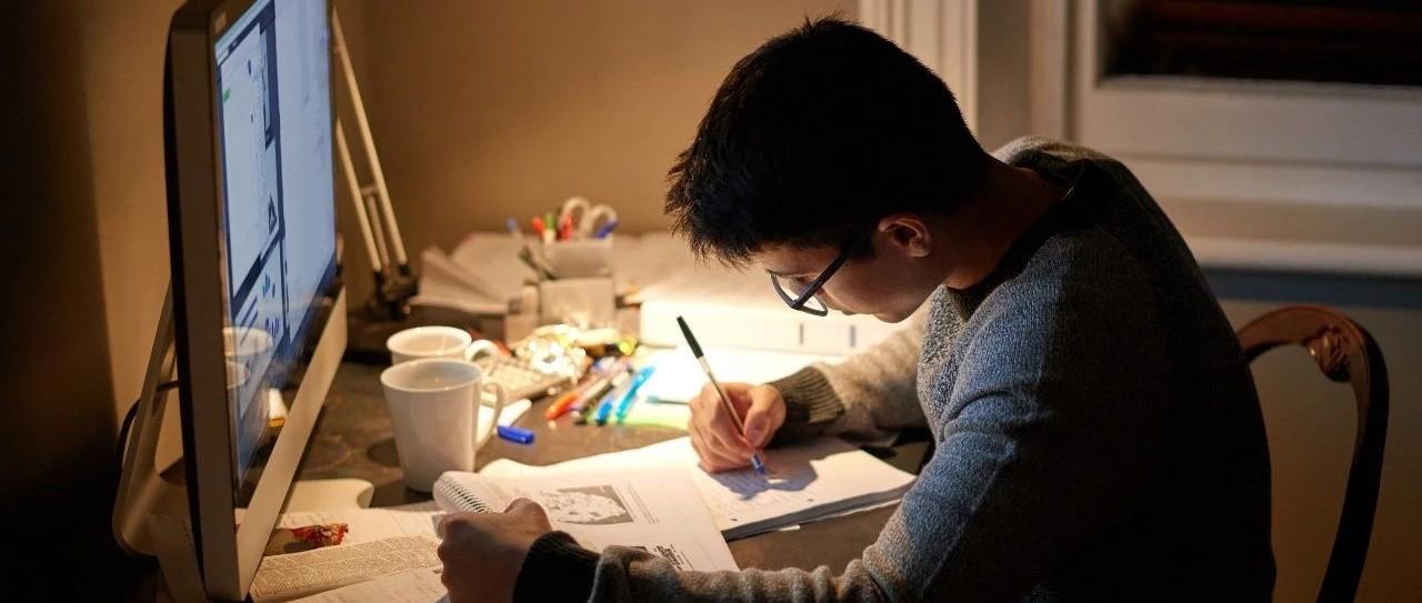 黃一刀是誰？如何在1500億的市場里畫畫？我們和3位年輕人聊了聊