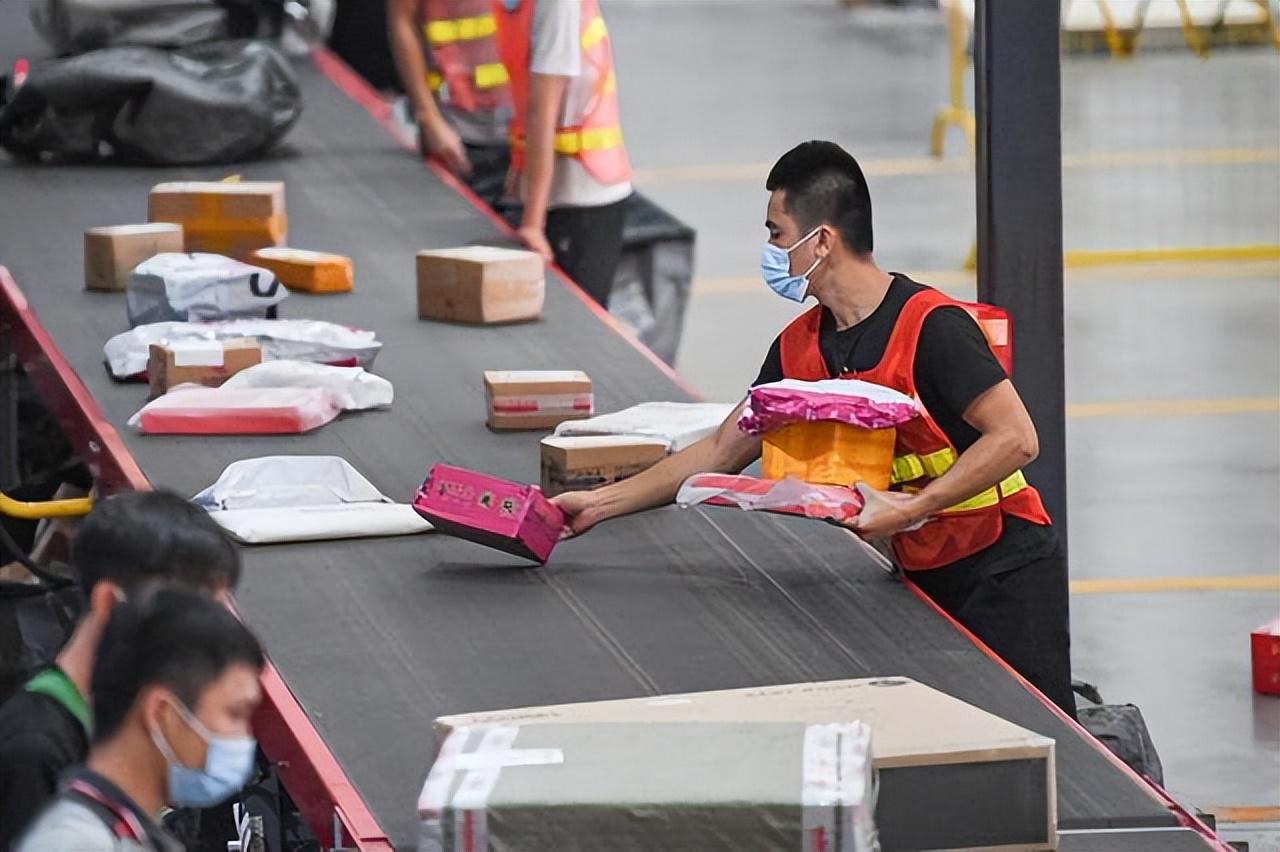 京東快遞多少錢一公斤？便宜的寄送快遞的收費標準是什么？