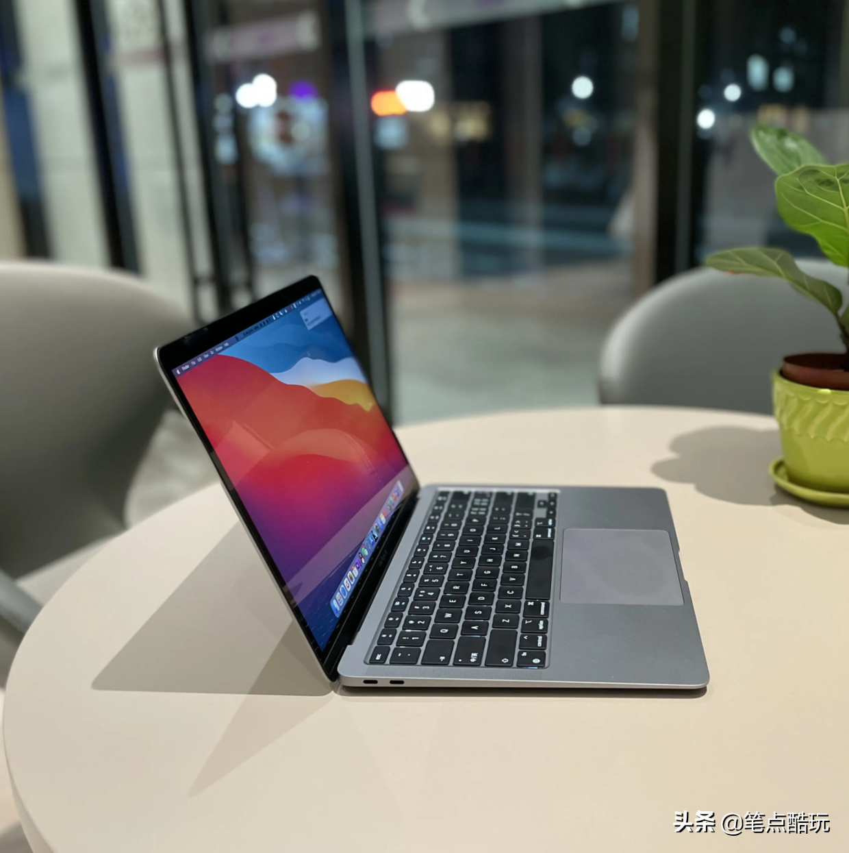 蘋果旗艦店和授權(quán)店的區(qū)別？分析兩個(gè)店鋪渠道的區(qū)別及優(yōu)勢對比