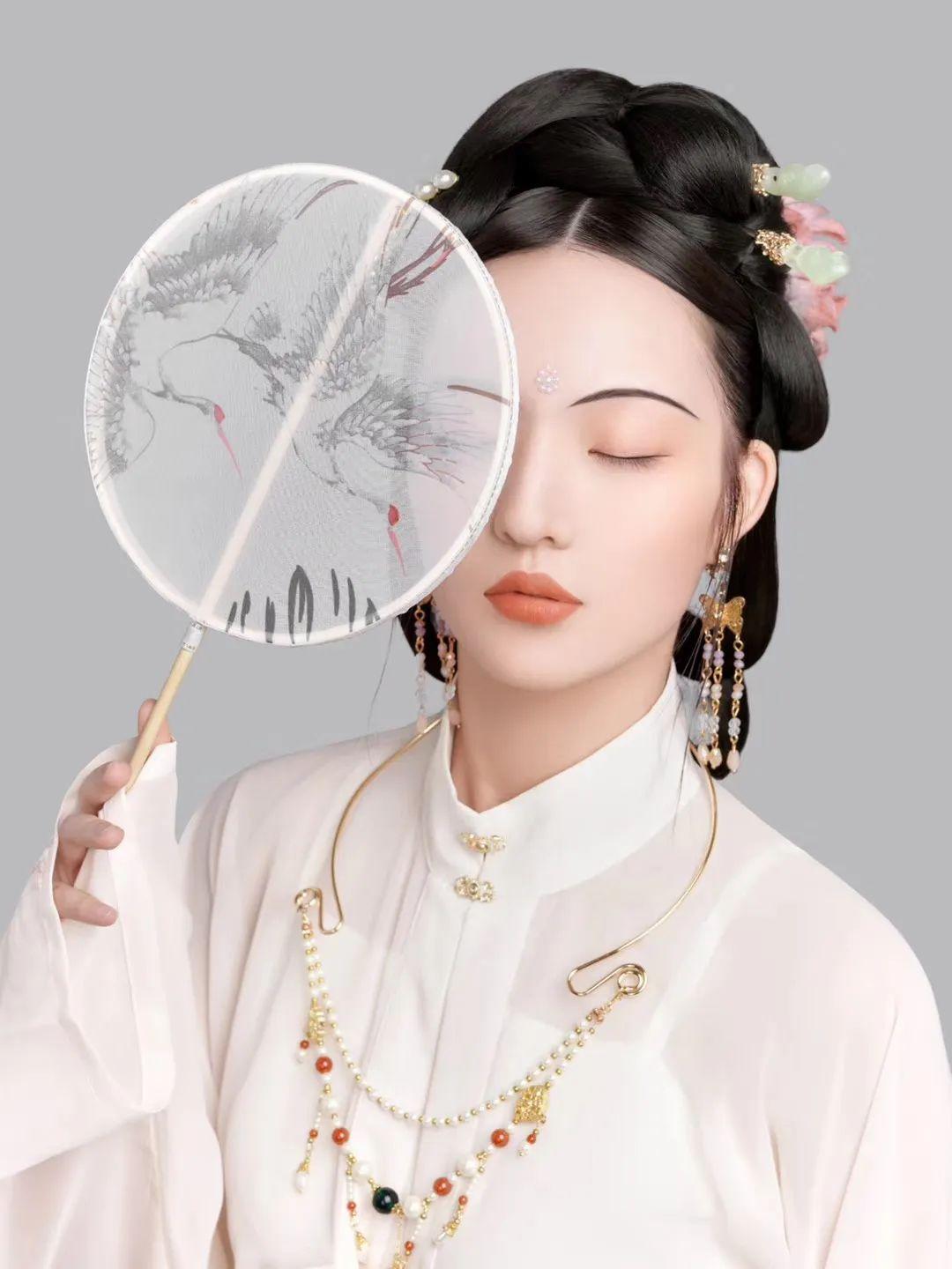 平面模特是做什么的？分析平面模特和電商模特的區別及優勢對比