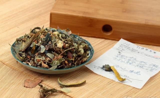 灰條菜的功效與作用？解析灰灰菜的作用與禁忌