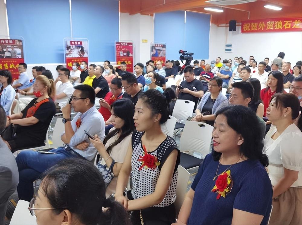 外貿(mào)狼是什么平臺？外貿(mào)狼缺點及費用