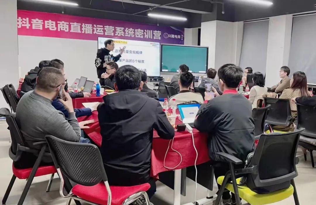 網(wǎng)店培訓(xùn)是真的嗎？業(yè)內(nèi)人士揭秘直播電商培訓(xùn)5大亂象和套路