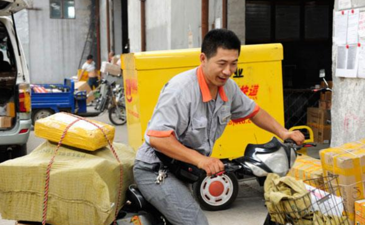拒收要付運(yùn)費(fèi)嗎？快遞物流拒收運(yùn)費(fèi)由誰(shuí)支付承擔(dān)？
