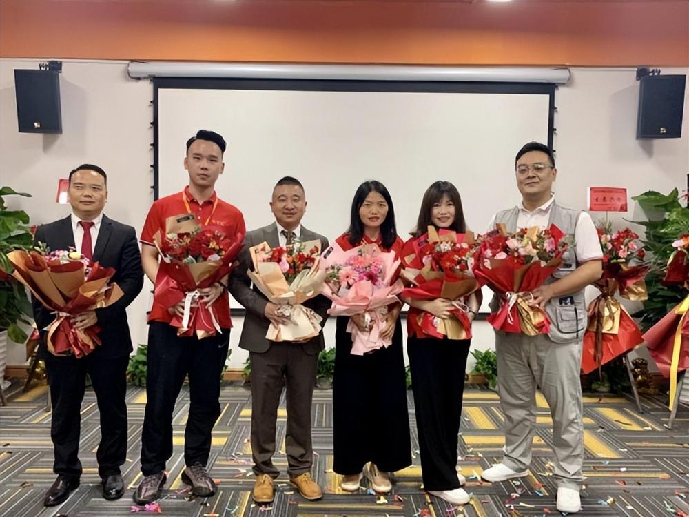 外貿(mào)狼是什么平臺？外貿(mào)狼缺點及費用