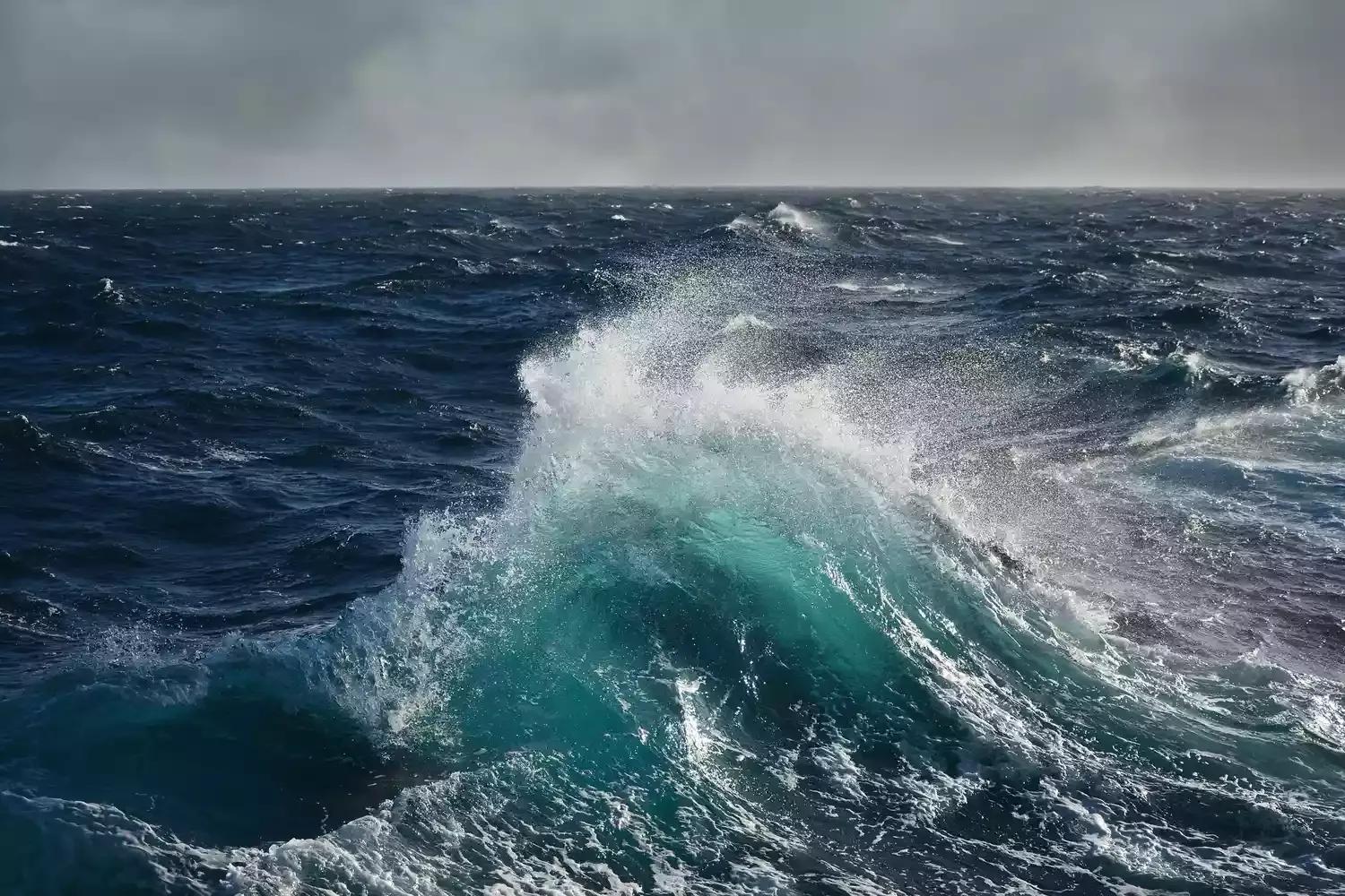 波峰波谷是什么意思？海浪中波峰到波谷的距離叫什么?