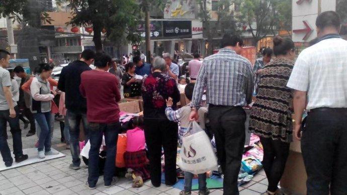 擺地攤賣玩具賺錢嗎？玩具批發地攤貨哪里批發正規？