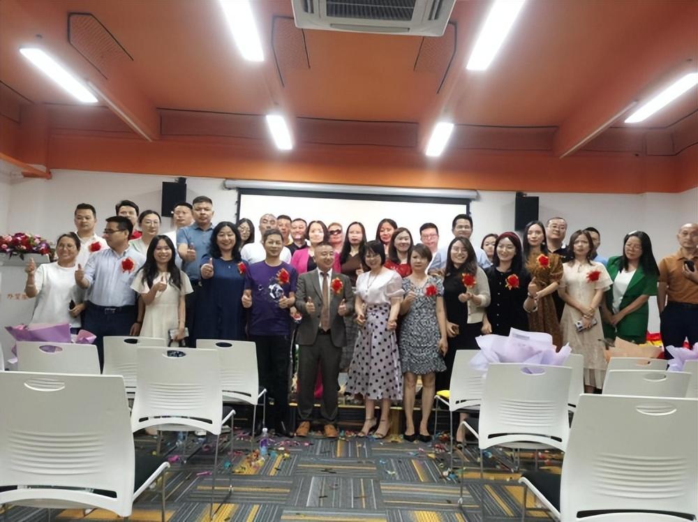 外貿(mào)狼是什么平臺？外貿(mào)狼缺點及費用