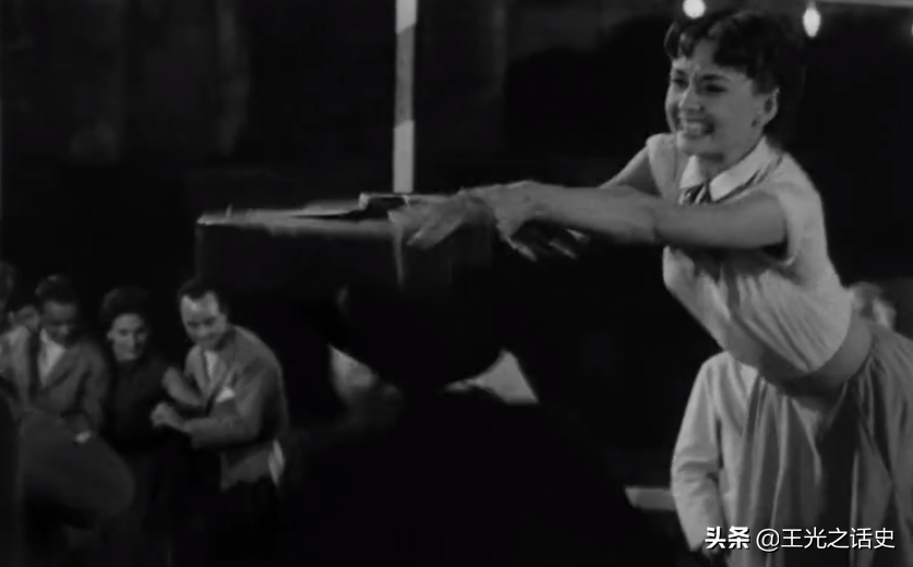 昨日再現(xiàn)是羅馬假日里的歌嗎？羅馬假日主題曲原唱是誰？