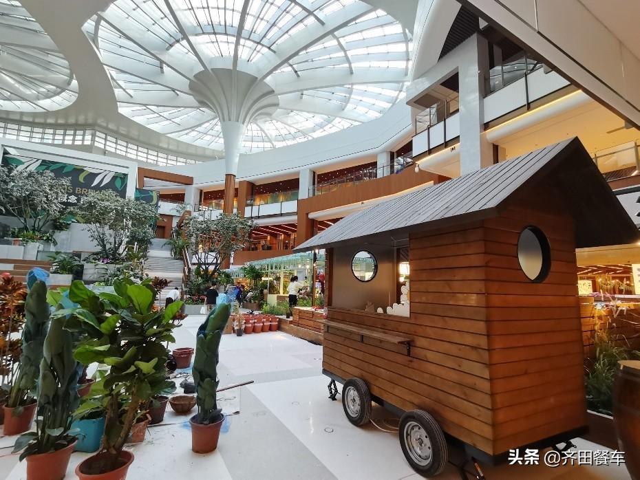 擺攤的餐車多少錢一輛？流動餐車帶廚房一體車的出售價格標準