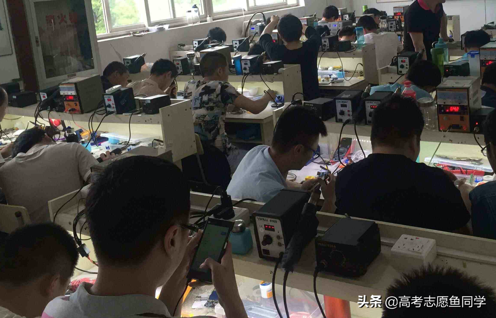 想學一門手藝不知道學什么？年輕人現在學什么手藝最吃香？