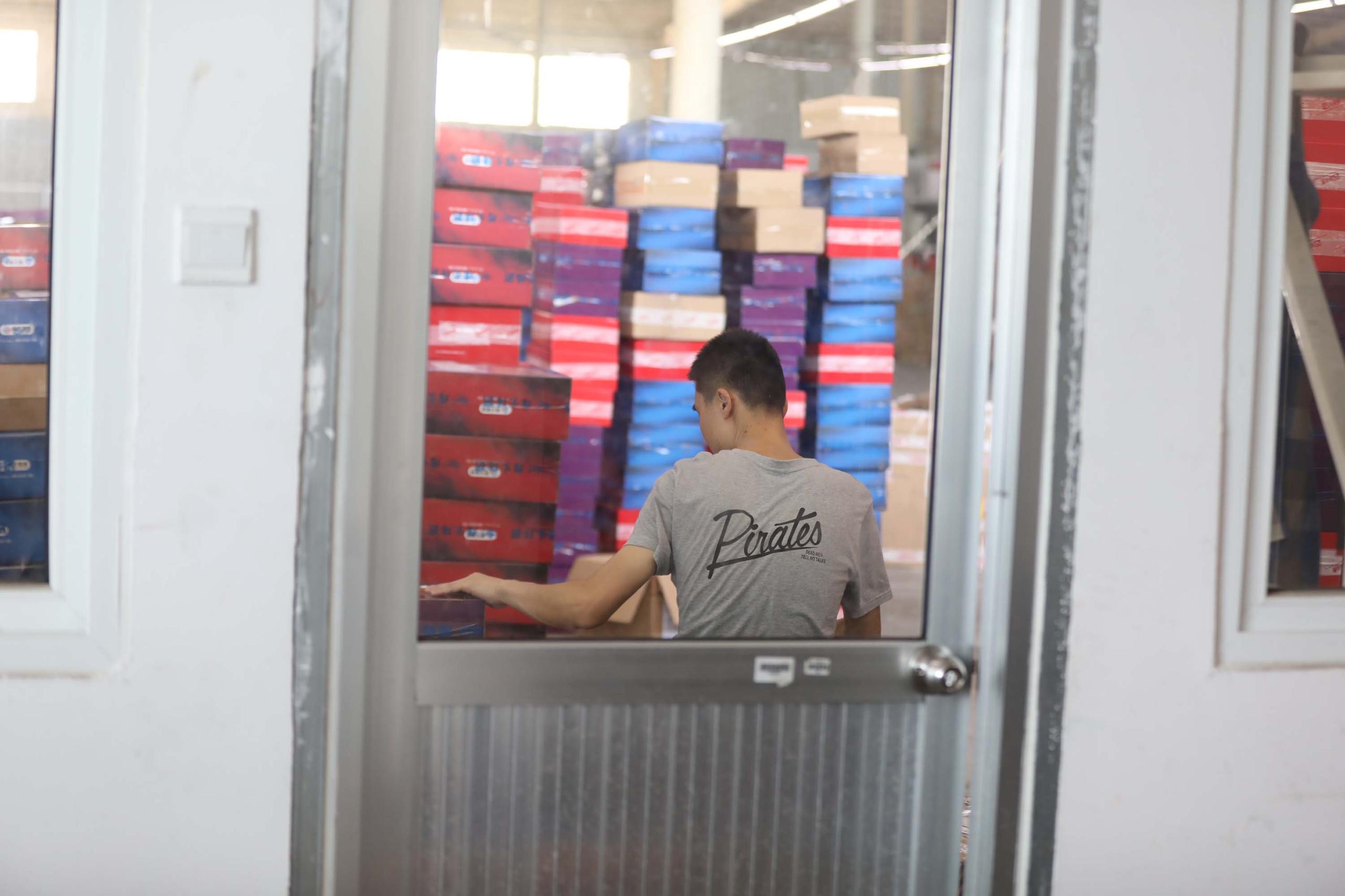 烽火體育的鞋是正品嗎？分享烽火體育鞋真假鑒別技巧