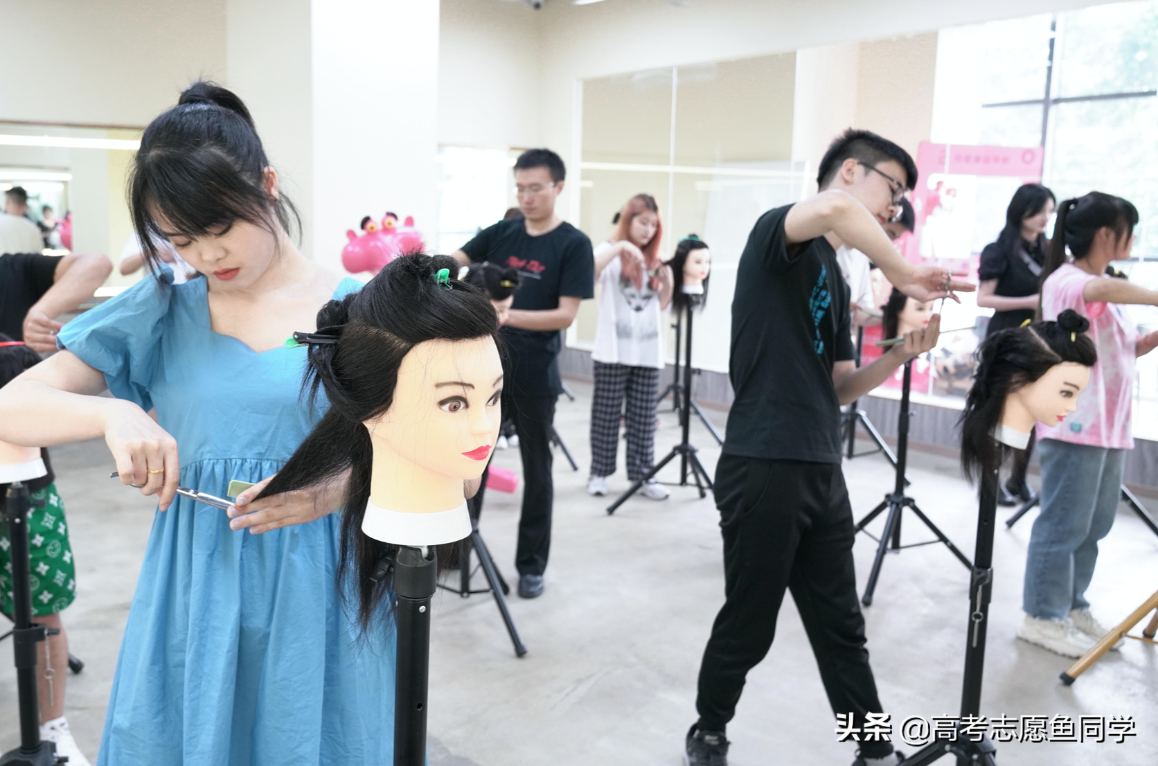 想學一門手藝不知道學什么？年輕人現在學什么手藝最吃香？