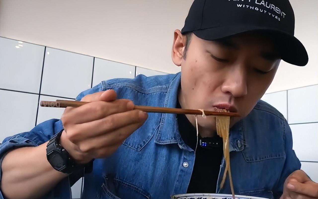 抖音十大知名探店美食博主（抖音吃播博主是靠什么賺錢的）