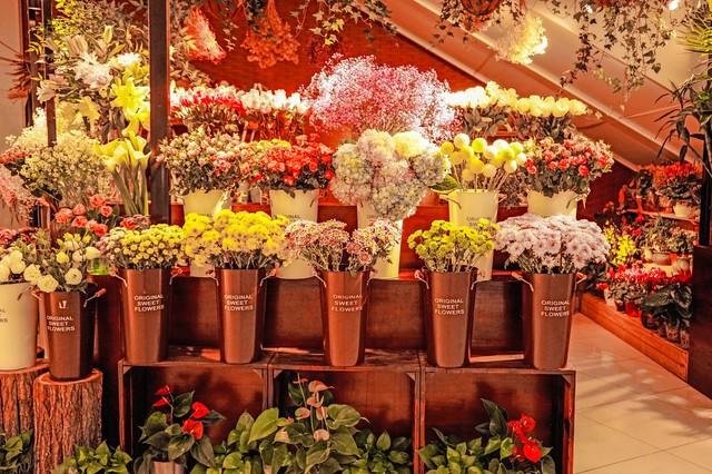 開花店賺錢嗎？新手加盟花店選擇哪個(gè)品牌好？