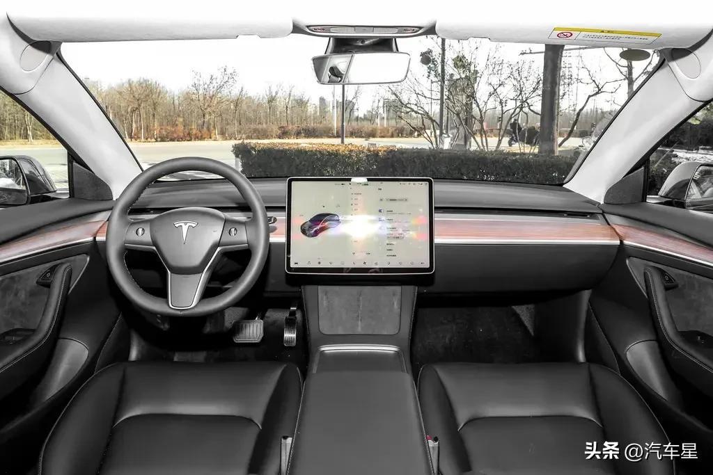 特斯拉Model3值得入手嗎？特斯拉購買價格及日常保養(yǎng)維護費用