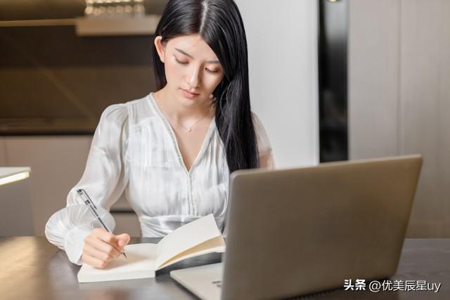 什么工作穩(wěn)定收入高？適合女生收入高的十大行業(yè)