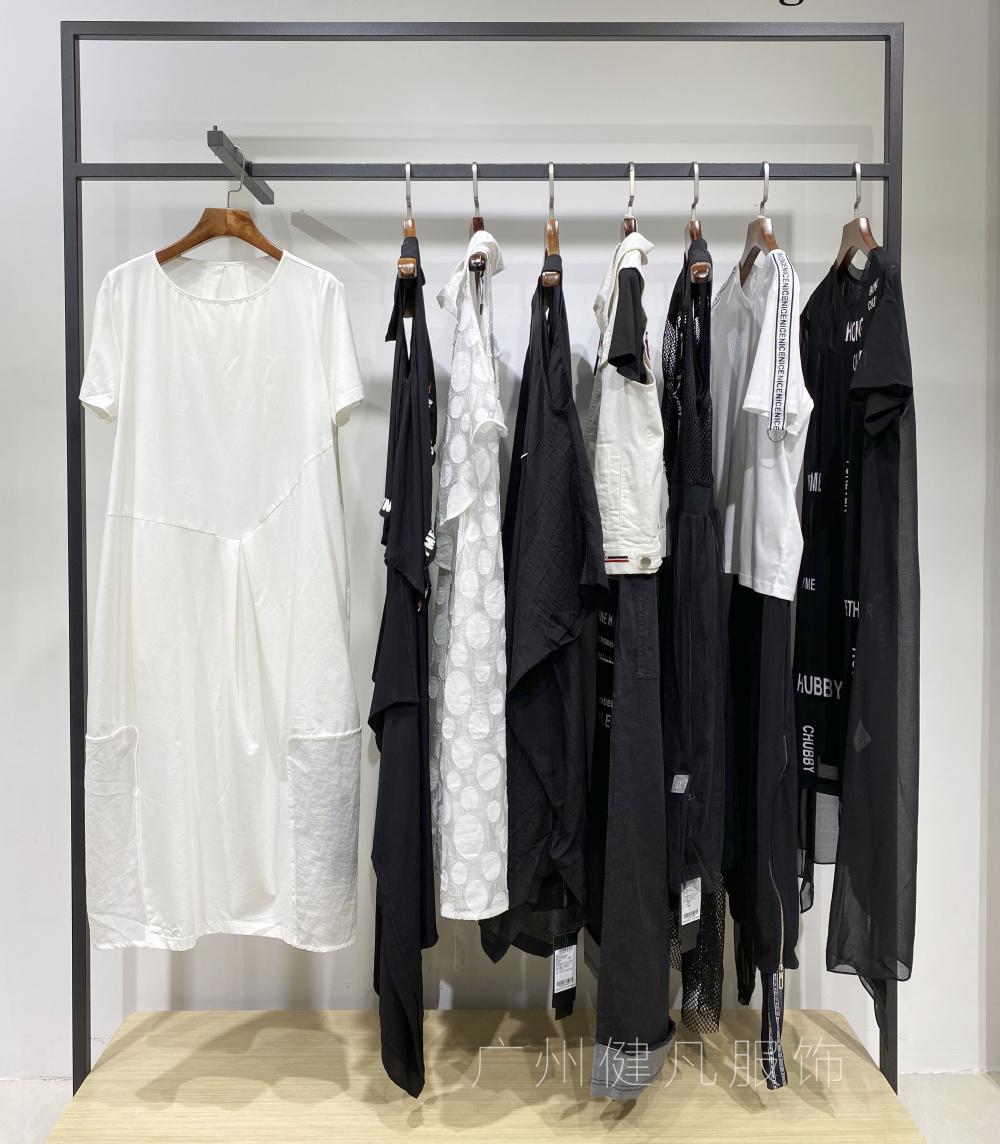 免費招代理賣衣服（潮牌一手貨源免費代理渠道推薦）