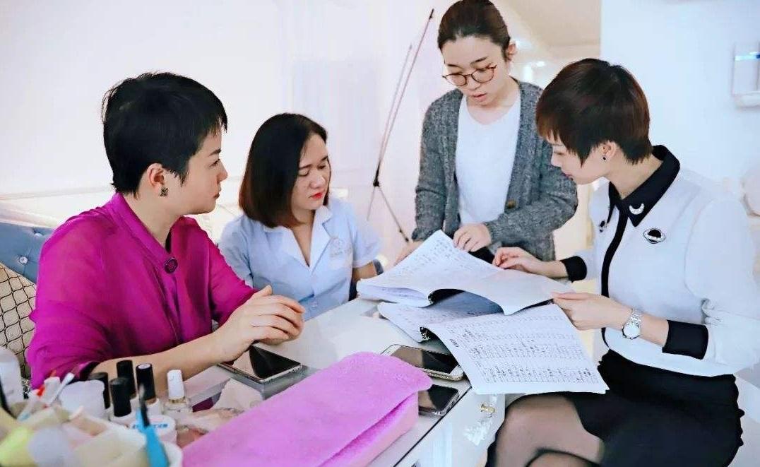 轉介紹營銷方案怎么寫？分享老客戶轉介紹激勵方案模板大全
