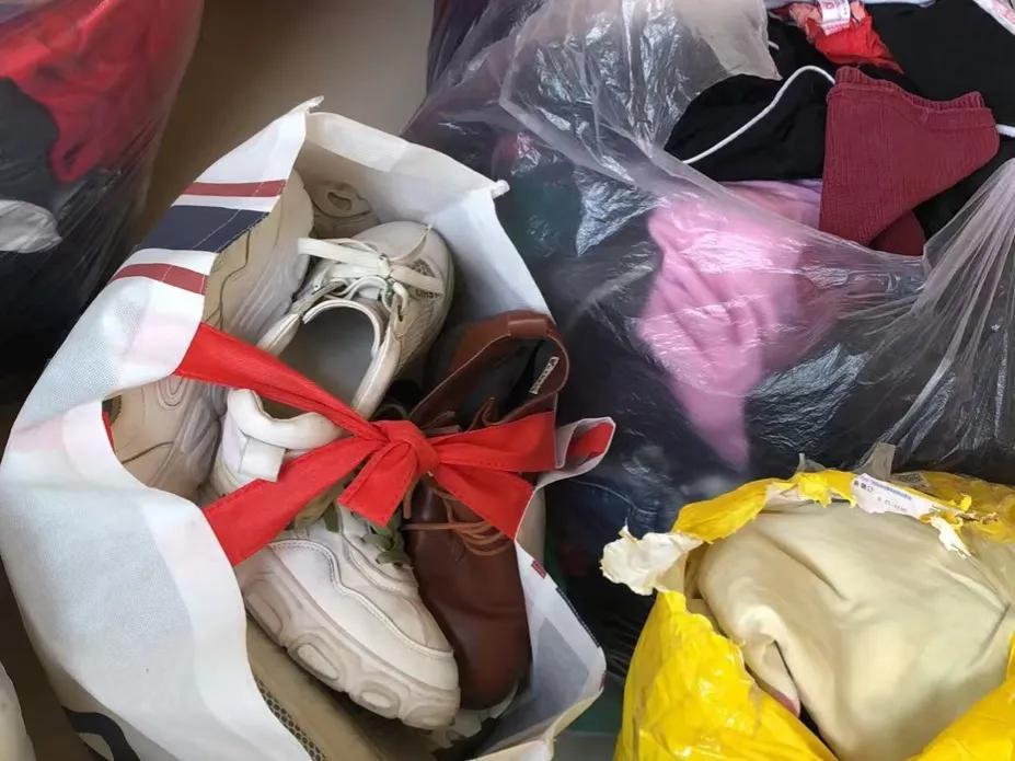 回收舊衣服怎么賺錢？分享新手做舊衣服回收生意的方法技巧