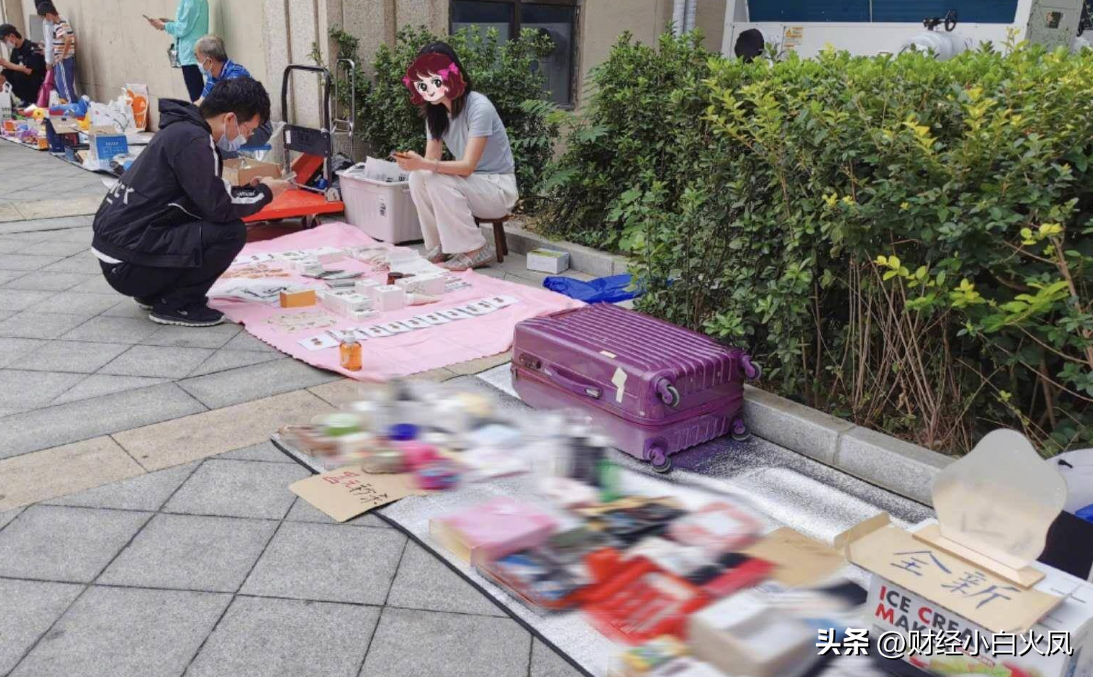 擺地攤怎么辦理營業(yè)執(zhí)照？2023擺地攤最火項目推薦
