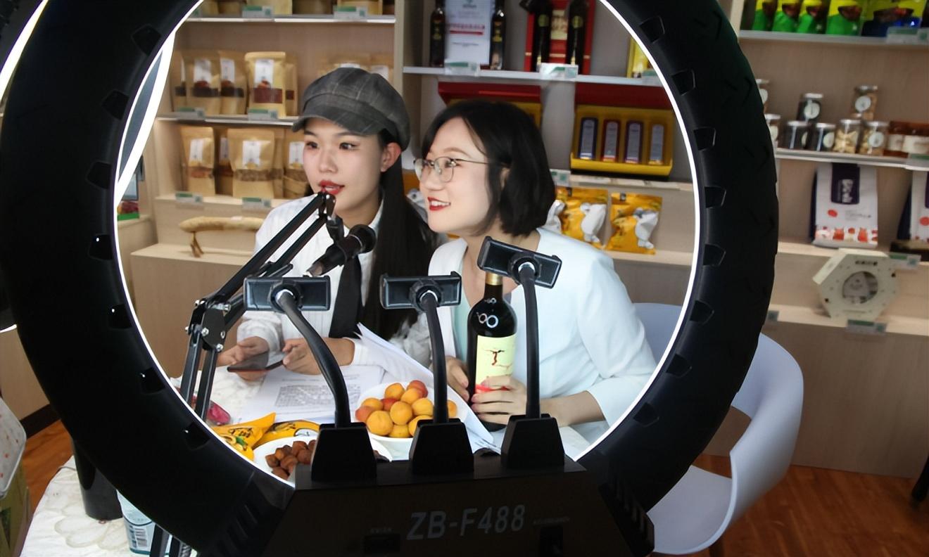 直播禮物主播能拿多少？抖音直播帶貨收費標準明細表一覽
