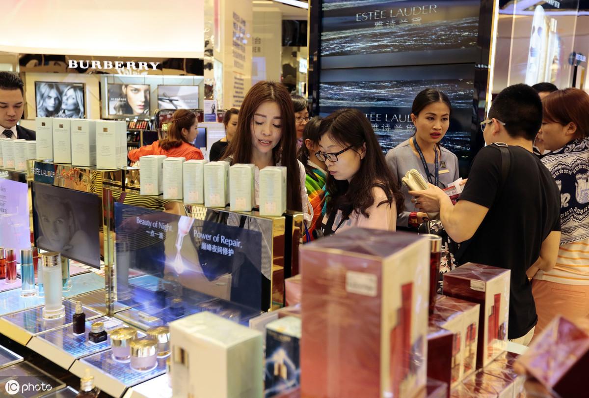 如何開化妝品店？新手開化妝品店必備條件及注意事項