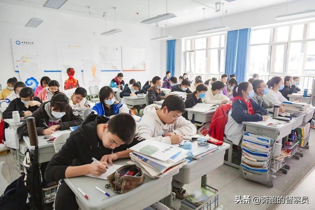 取消英語主科地位是真的嗎，有何利弊？2023年教育部最新回應